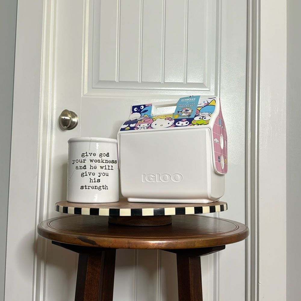 Hello Kitty & Friends Igloo Cooler Hard Plastic Sanrio